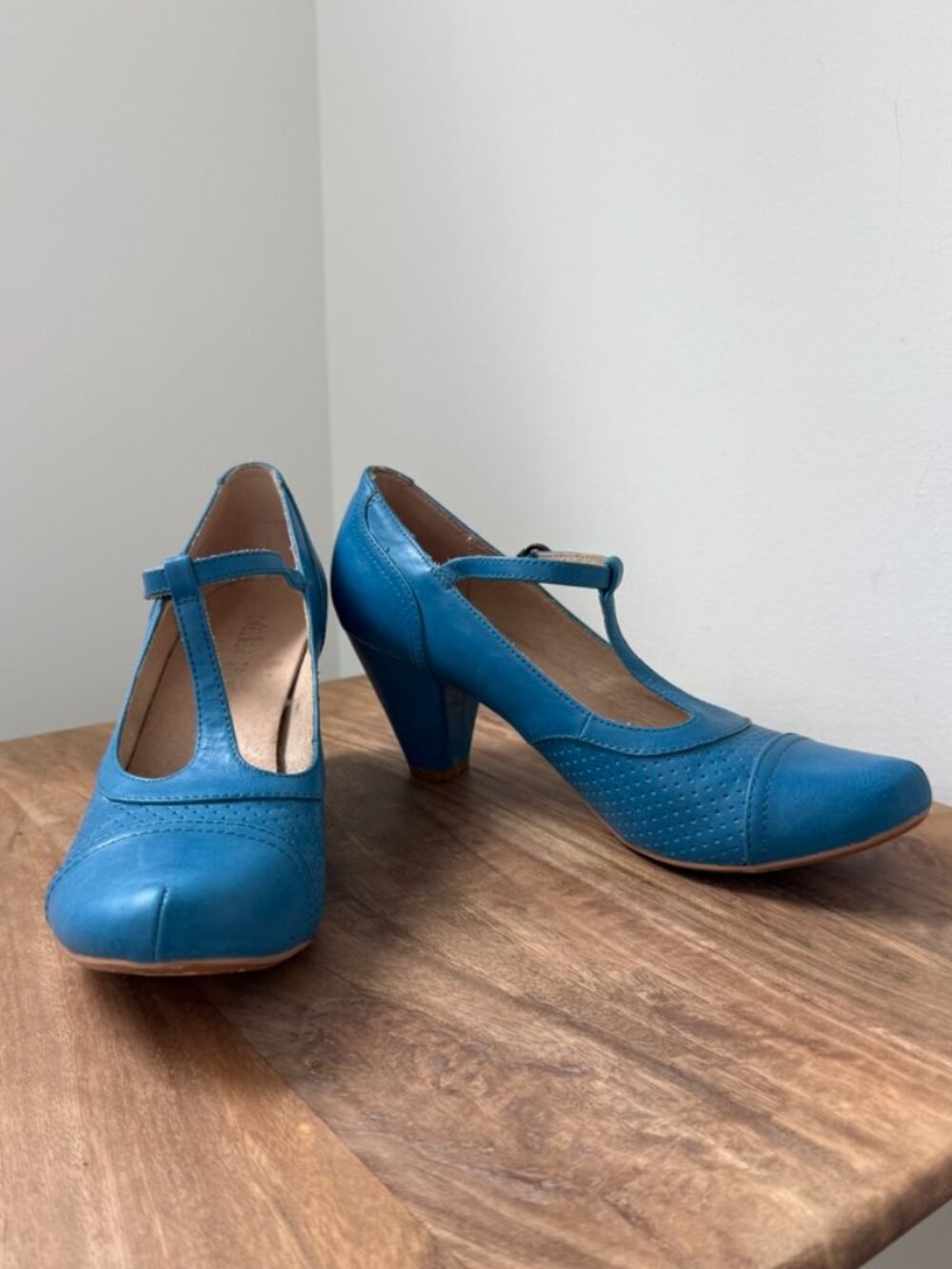 CHELSEA CREW Teal Blue Leather T-Strap Perforated Vintage Style Pumps Size 39